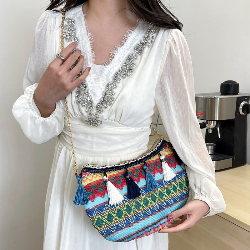 New woven shoulder bag, high-end niche ethnic style retro embroidered bag