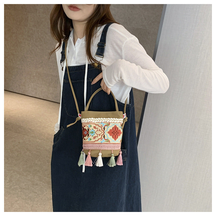 Travel bag new ethnic style bag trend bag bucket crossbody bag tassel