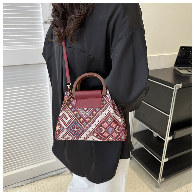 New niche ethnic style crossbody bag, small backpack, suitable for traveling, characteristic crossbody handbag