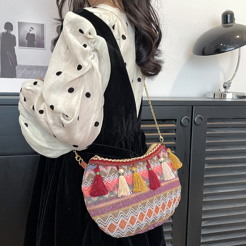 New woven shoulder bag, high-end niche ethnic style retro embroidered bag