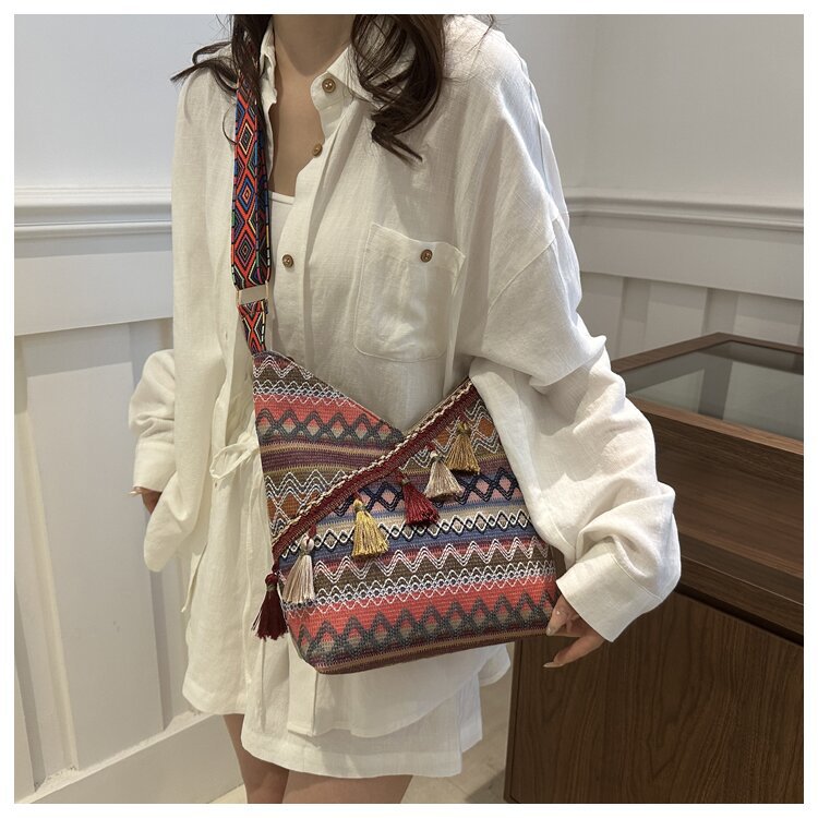 Travel bag ethnic style crossbody tassel bag new style casual shoulder bag