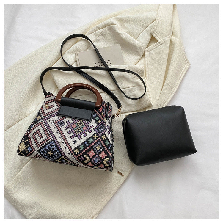 New niche ethnic style crossbody bag, small backpack, suitable for traveling, characteristic crossbody handbag