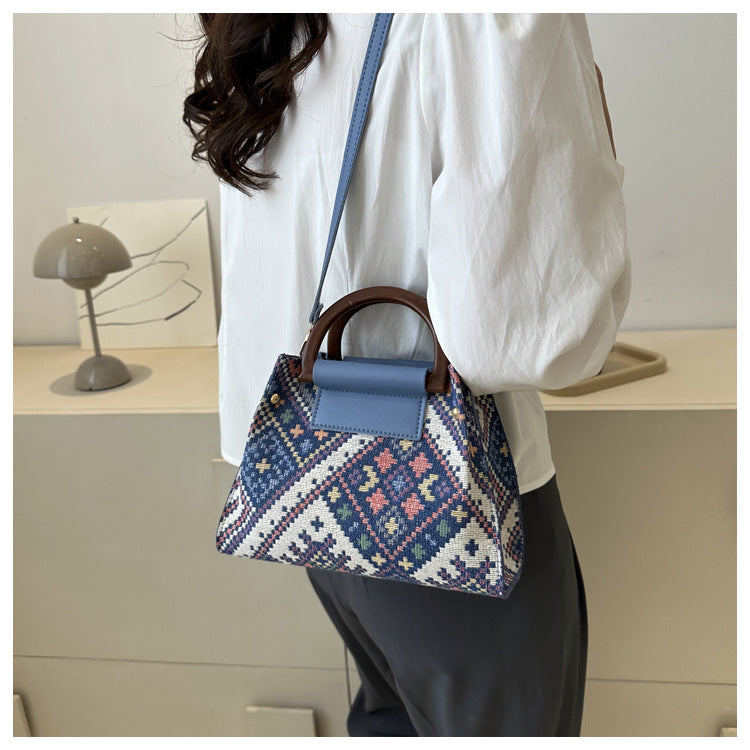 New niche ethnic style crossbody bag, small backpack, suitable for traveling, characteristic crossbody handbag